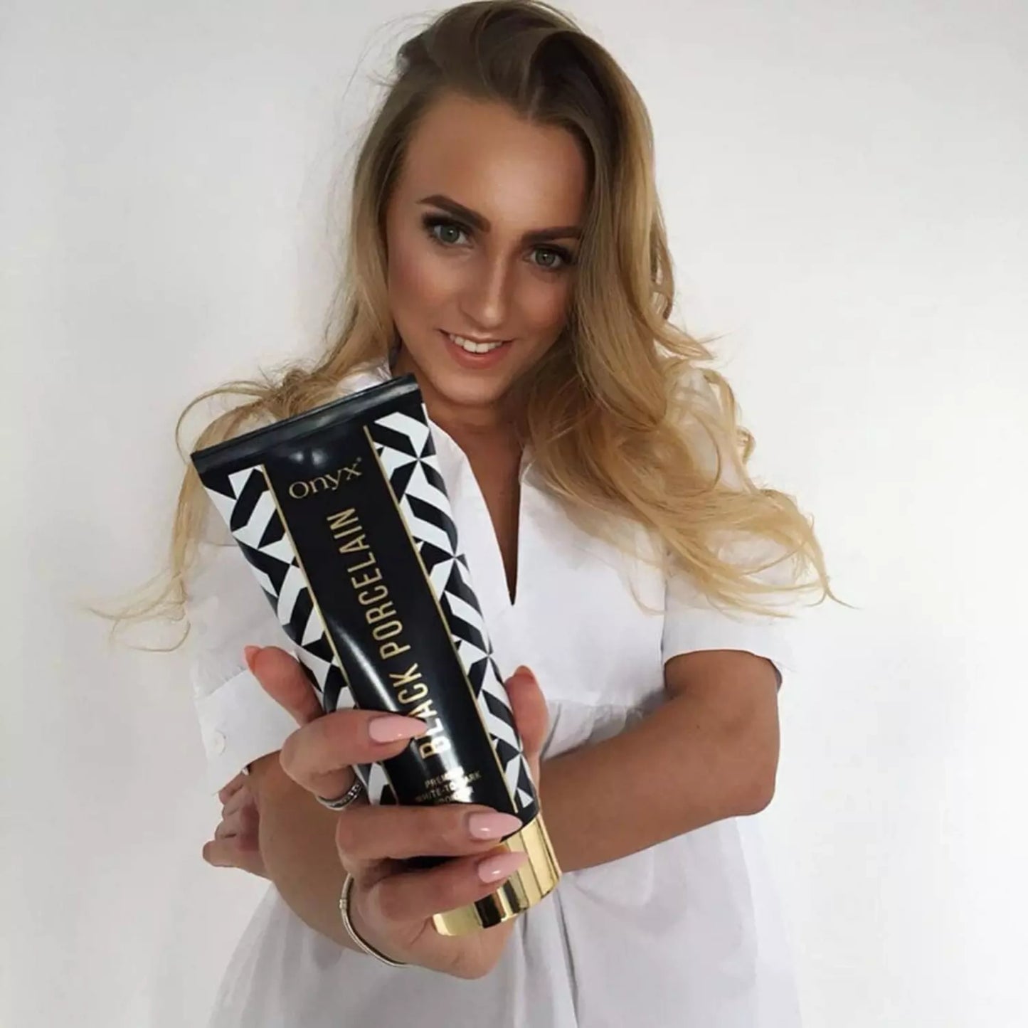 Black Porcelain Tanning Lotion | White Bronzer | Flawless Dark Tan